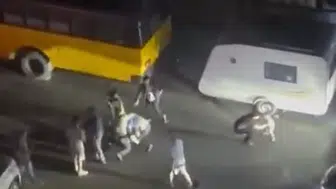 Beylikdüzü'nde yol kavgasında çocuğunun gözü önünde darp edildi