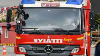 Malatya'da seyir halindeki saman yüklü tırda yangın