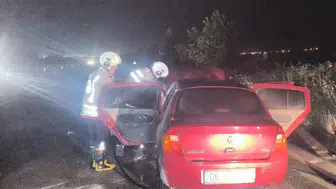 Hatay Kırıkhan'da seyir halindeki otomobilde yangın çıktı