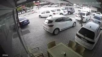 Adana'da Yeşilova Oto Center'da silahlı saldırı : Çok sayıda araç zarar gördü