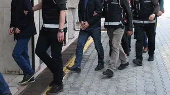 Kendisini polis ve savcı olarak tanıtan 4 dolandırıcı yakalandı