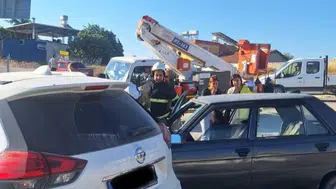Hatay'da 2 otomobil çarpıştı, 2 kişi yaralandı