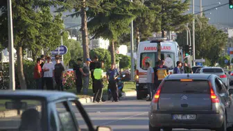 Kazada dili boğazına kaçan çocuğu vatandaşlar kurtardı