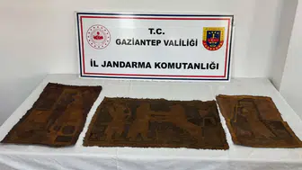 Gaziantep'te tarihi eser operasyonu : İbranice altın yazmalı tablolar ele geçirildi