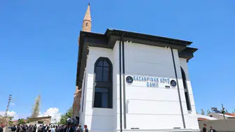 Sivas'ta köylülerin yaptırdığı Kazanpınar Camii ibadete açıldı