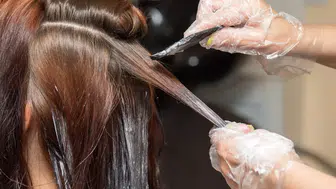 Tatil öncesi saç boyatacaklar dikkat! Yaz güneşi renginizi beklediğinizden hızlı soldurabilir