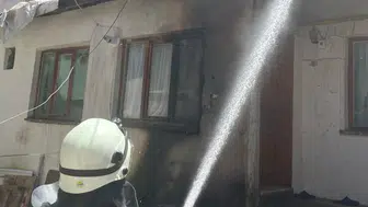 Eskişehir’de müstakil evin çatısında çıkan yangın söndürüldü