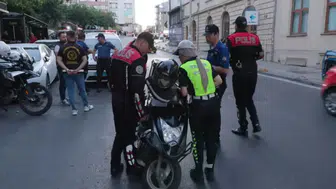 Kadıköy'de ehliyetini 4 gün önce alan motosiklet sürücüsü alkollü yakalandı