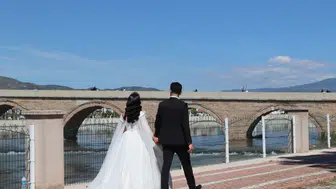 Aşırı cimrilik boşanma ve tazminat sebebi olarak gösterildi