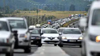 Bayram tatili sonrası İstanbul trafiği kilitlendi