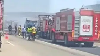 Gaziantep'te seyir halindeki tır alevlere teslim oldu