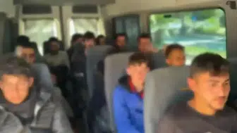 Hatay'da durdurulan araçlarda 24 kaçak göçmen yakalandı