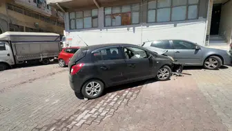 Kağıthane'de park halindeki otomobil yokuştan kaydı : 4 araç hasar gördü