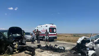 Tekirdağ Çorlu'da iki araç kafa kafaya çarpıştı : 1'i ağır, 2 yaralı