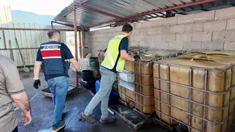 Osmaniye’de kaçak akaryakıt operasyonu : Toprağa gömülü tanktan 4 bin 248 litre yakıt çıktı