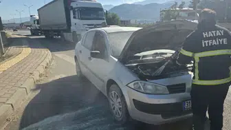 Hatay Hassa'da otomobil yangını
