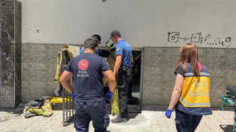 Arnavutköy'de diyaliz hastası evinde mahsur kaldı