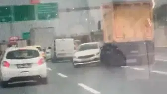 Kuzey Marmara Otoyolu'nda kaza : Tır otomobili önüne katıp metrelerce sürükledi