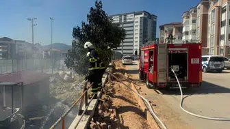 Bilecik'te yapımı süren stadyum inşaat alanında yangın çıktı