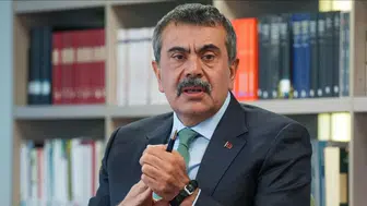 Bakan Tekin, 'Geleceğin Yazarları İstanbul Fuarı'nda