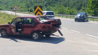 Bolu'da iki otomobil çarpıştı : 1 ölü, 1 yaralı