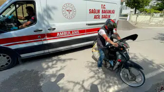 Karaman'da motosiklet kazası : 1'i çocuk 3 yaralı