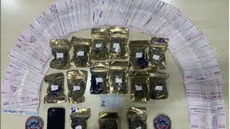 Bakırköy'de otomobilinde uyuşturucu ele geçirilen 24 yaşındaki sürücü tutuklandı