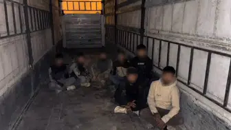 Hatay'da tır dorsesinden kaçak göçmen çıktı : 1 tutuklama