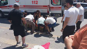 Bartın'da motosiklet, otomobile çarptı : 1 yaralı