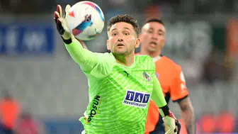 Alanyaspor, Ertuğrul Taşkıran ve Nicolas Janvier ile yollarını ayırdı