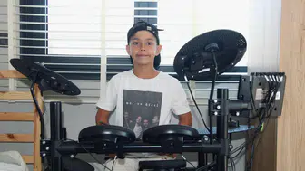 Muğla'da Yalın Sarıman müzik yeteneğiyle dikkatleri üzerine çekiyor