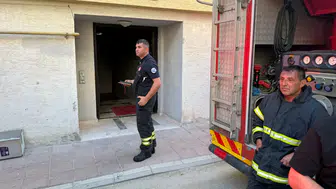 Eskişehir'de apartmanın giriş katında yangın çıktı