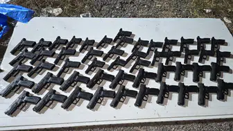 İstanbul'da kaçakçılık operasyonu : 20 silah ele geçirildi