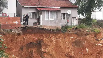 Bilecik'te inşaat temelinde toprak kayması : Müstakil ev tahliye edildi