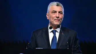 Bakan Bolat, 'Ticarette Milli Vizyon Zirvesi'nde