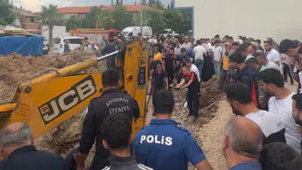 Adıyaman'da baba ve oğlu göçük altında kaldı