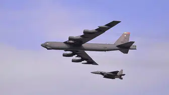 ABD'ye ait B-52 bombardıman uçağı düştü
