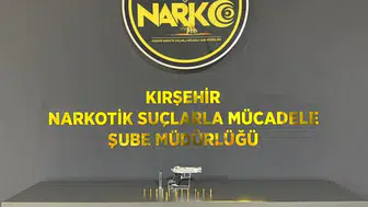 Kırşehir'de polis ekipleri ruhsatsız tabanca, şarjör ve fişek ele geçirdi