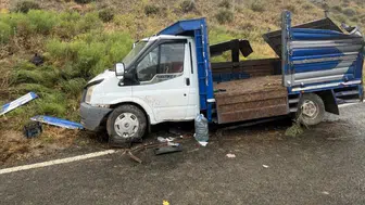 Tarım işçilerini taşıyan kamyonet devrildi : 10 yaralı