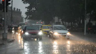 Edirne'de sağanak : Cadde ve sokaklarda sular birikti