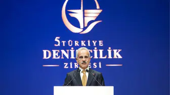 Bakan Uraloğlu, 5. Türkiye Denizcilik Zirvesi'nde açıklamalarda bulundu