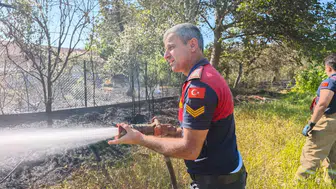 Safranbolu’da baraka ve ot yangını ekiplerin müdahalesiyle söndürüldü