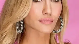 Ünlü manken Çağla Şıkel sevgilisi Mertcan Tunca el ele yakalandı