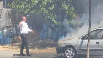 Diyarbakır Dicle'de seyir halindeki otomobil patlayıp alev aldı