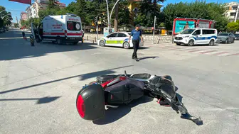Karaman'da motosikletlerin çarpıştığı kazada 2 kişi yaralandı