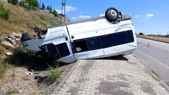 Bingöl-Erzurum kara yolunda minibüs takla attı : 1 yaralı