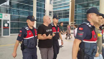 Yönetmen Ezel Akay serbest bırakıldı, kardeşi tutuklandı