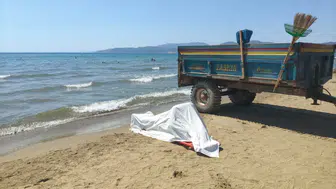 İzmir'de sahilde erkek cesedi bulundu
