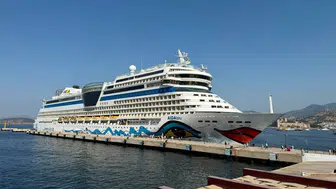 Dev kruvaziyer Bodrum’da : 2 bin 349 yolcu ilçeye akın etti