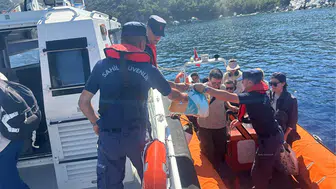 Muğla Datça’da 2’si çocuk 19 düzensiz göçmen yakalandı